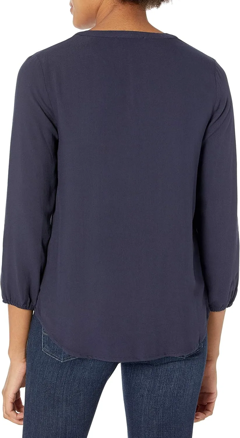 Amazon Essentials Women's 3/4 Sleeve Button Popover Shirt, Loose-Fit V-Neck Blouse