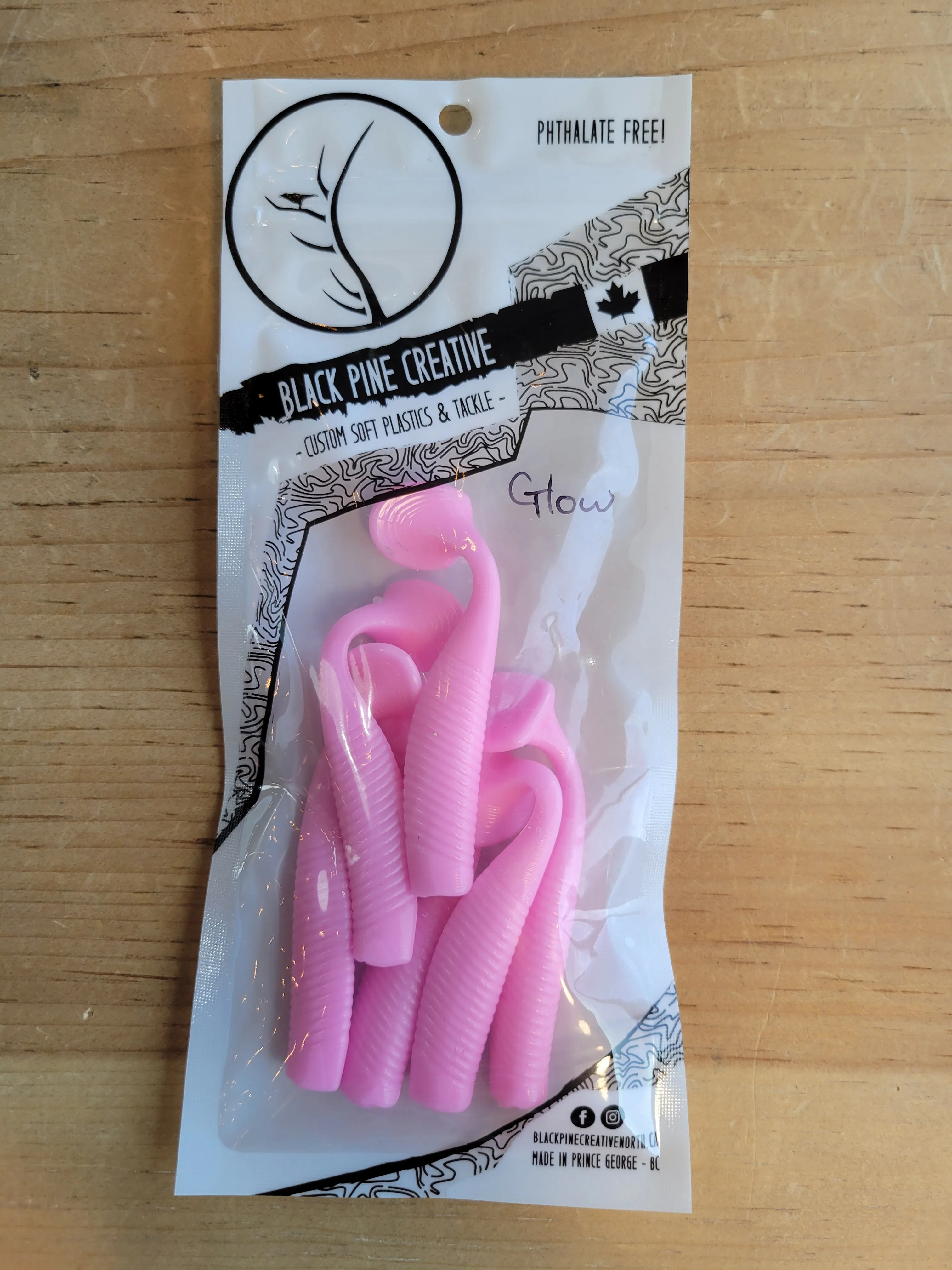 Black Pine Creative 3-3/4" Glow Paddle Tails 6/pk