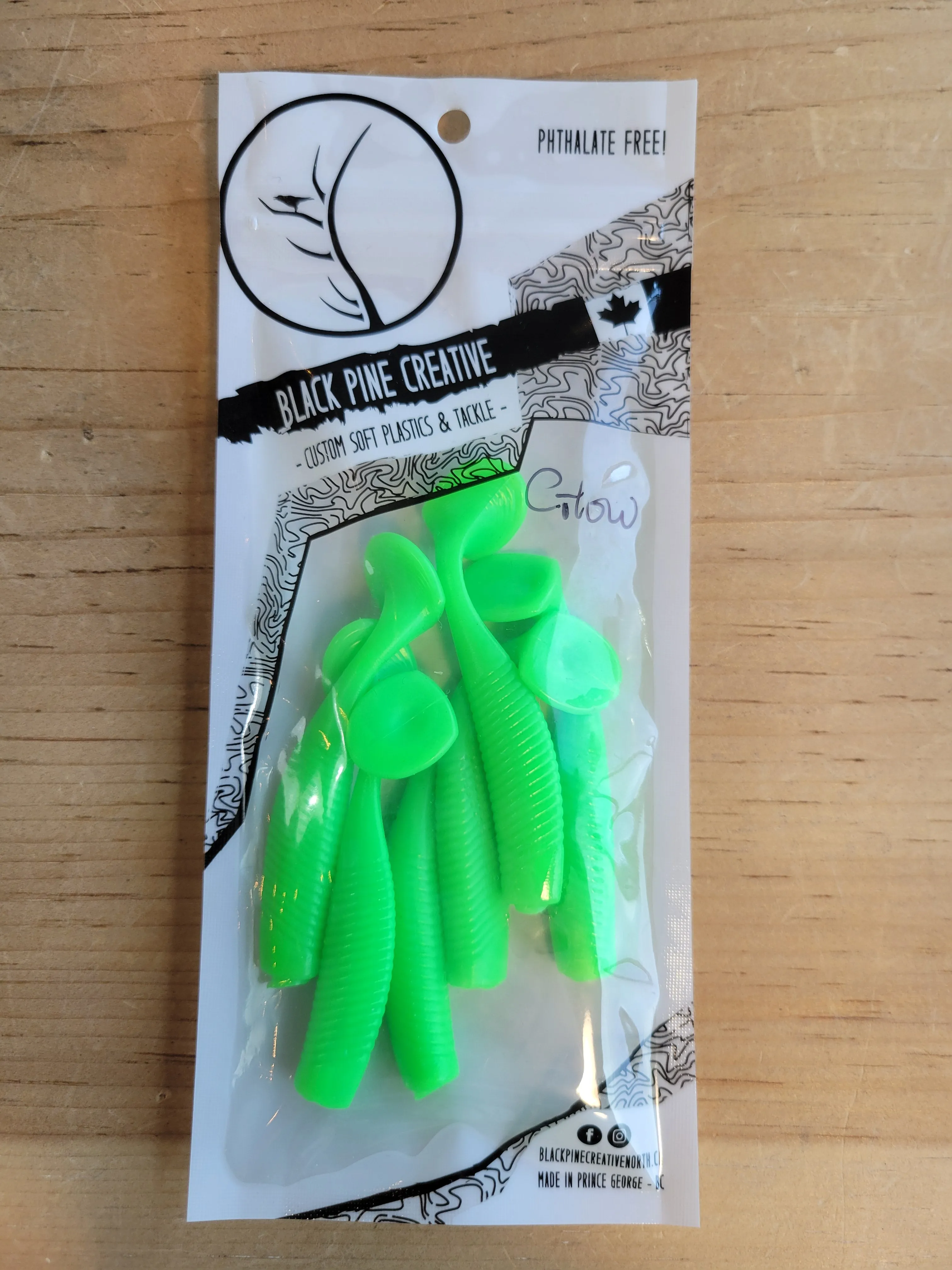 Black Pine Creative 3-3/4" Glow Paddle Tails 6/pk