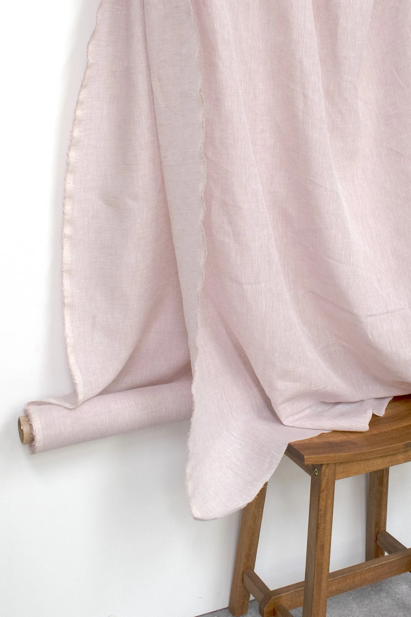 DEADSTOCK 100% Linen Chambray - pale pink